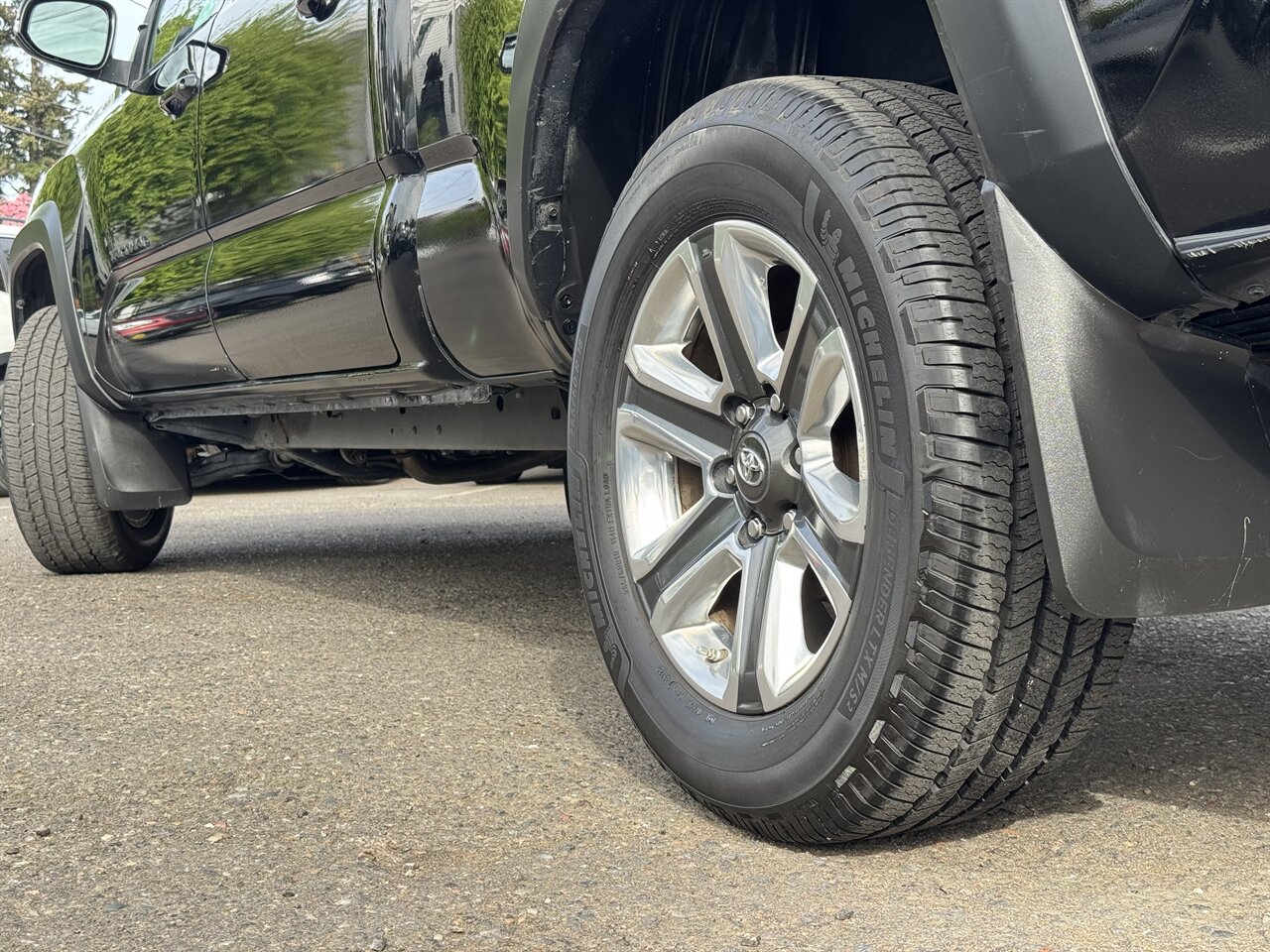 2023 Toyota Tacoma TRD Off-Road   - Photo 33 - Portland, OR 97211