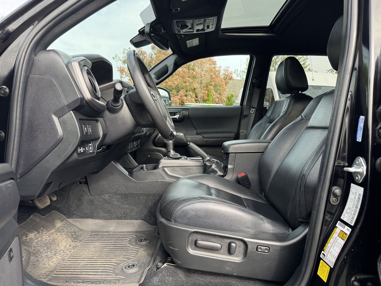 2023 Toyota Tacoma TRD Off-Road   - Photo 10 - Portland, OR 97211