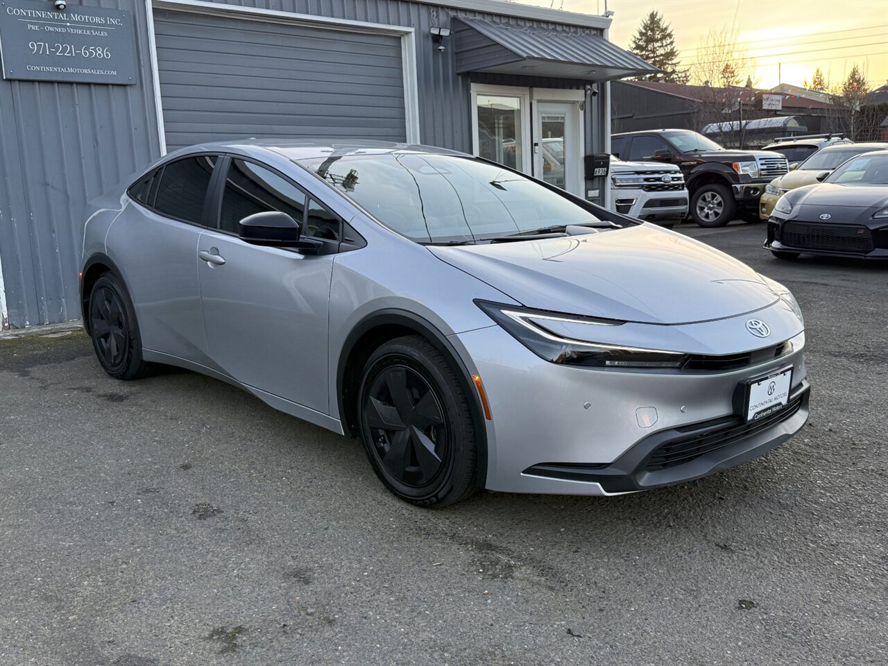 2025 Toyota Prius LX ADAPTIVE CRUISE BLIND SPOT   - Photo 6 - Portland, OR 97211