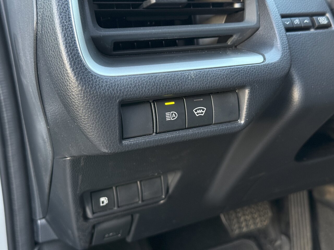 2025 Toyota Prius LX ADAPTIVE CRUISE BLIND SPOT   - Photo 19 - Portland, OR 97211