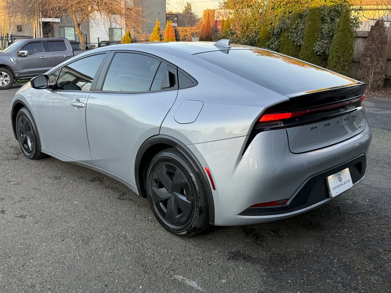 2025 Toyota Prius LX ADAPTIVE CRUISE BLIND SPOT   - Photo 10 - Portland, OR 97211