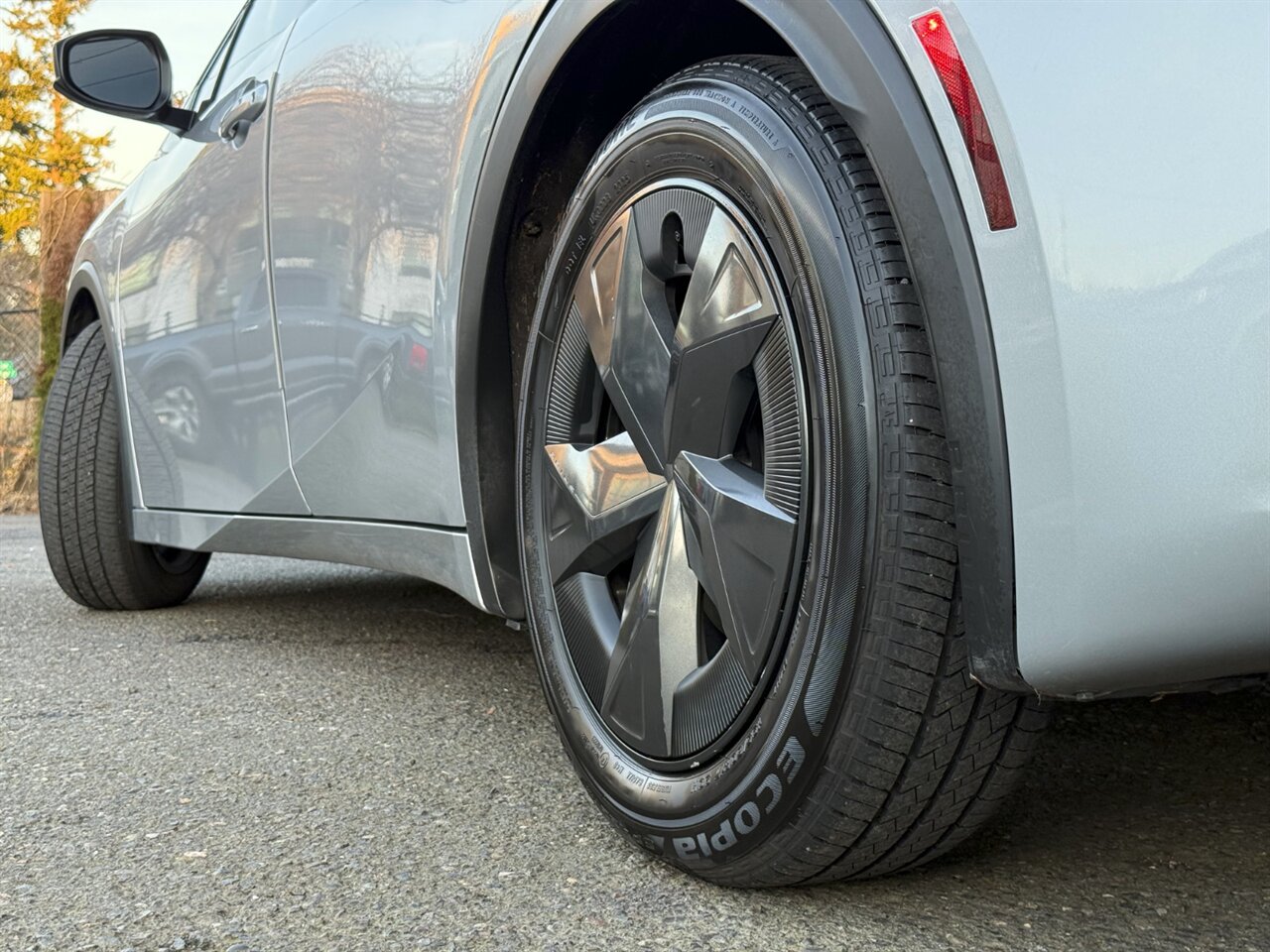 2025 Toyota Prius LX ADAPTIVE CRUISE BLIND SPOT   - Photo 32 - Portland, OR 97211