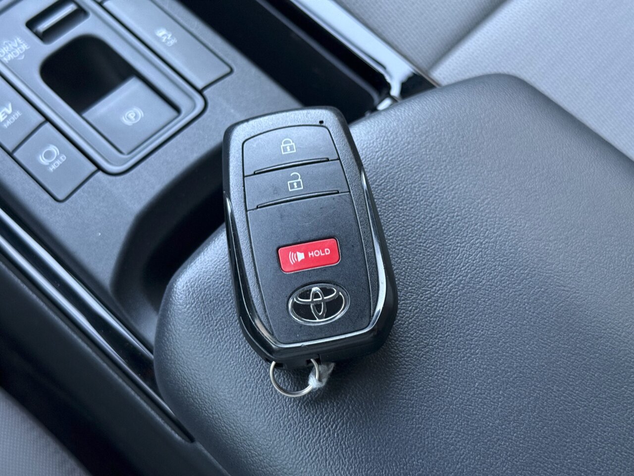 2025 Toyota Prius LX ADAPTIVE CRUISE BLIND SPOT   - Photo 34 - Portland, OR 97211