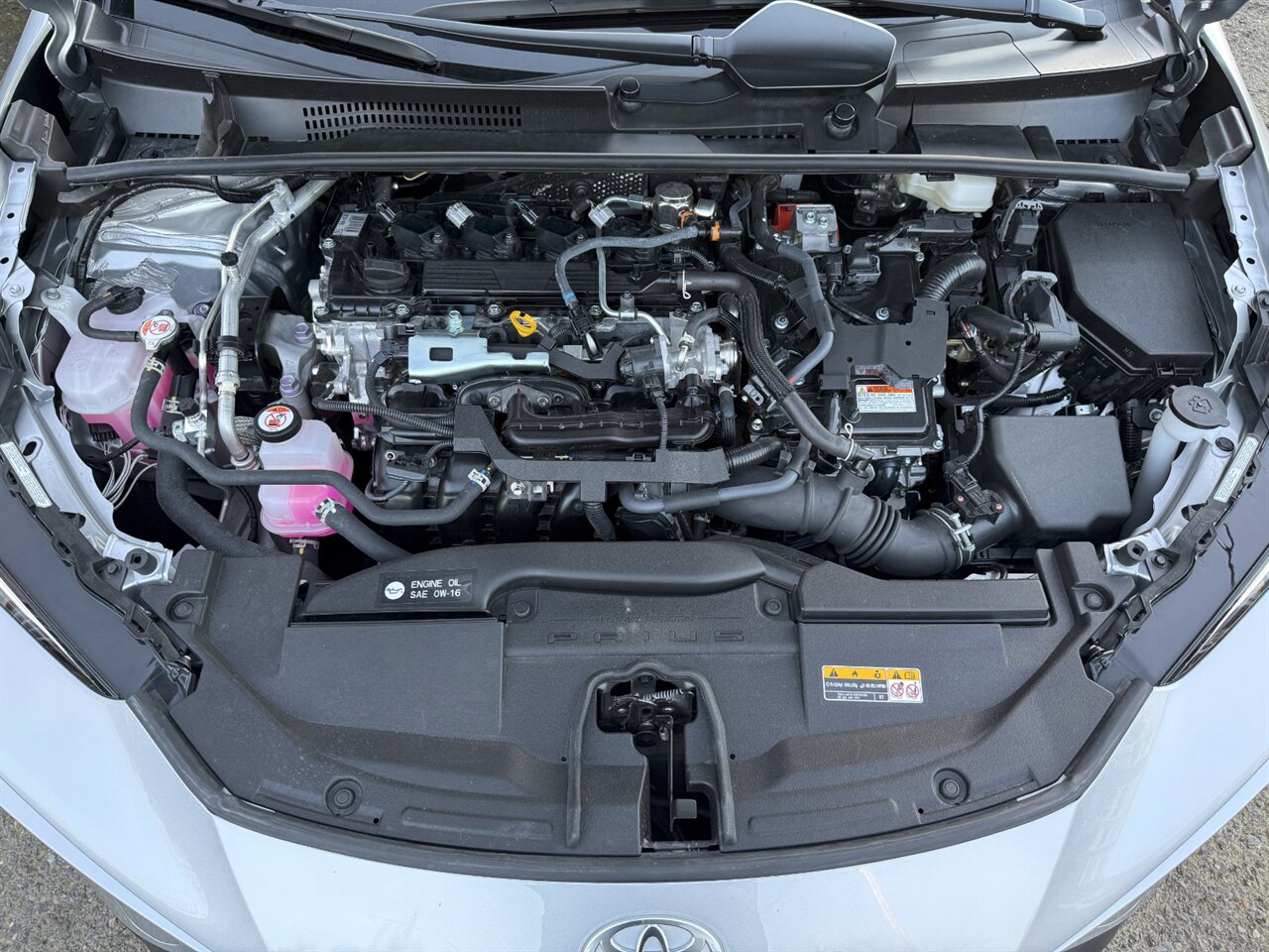 2025 Toyota Prius LX ADAPTIVE CRUISE BLIND SPOT   - Photo 29 - Portland, OR 97211