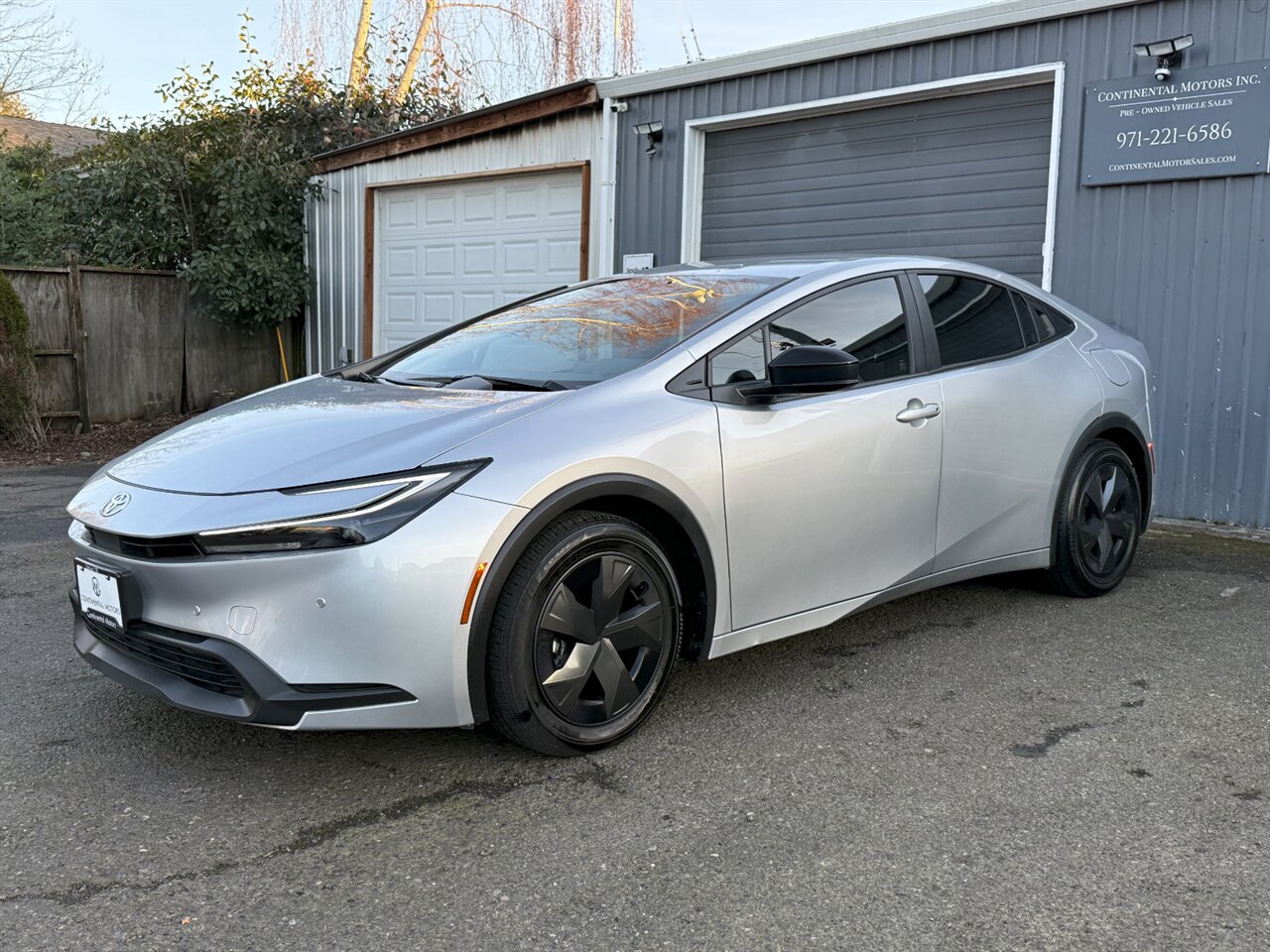 2025 Toyota Prius LX ADAPTIVE CRUISE BLIND SPOT   - Photo 3 - Portland, OR 97211
