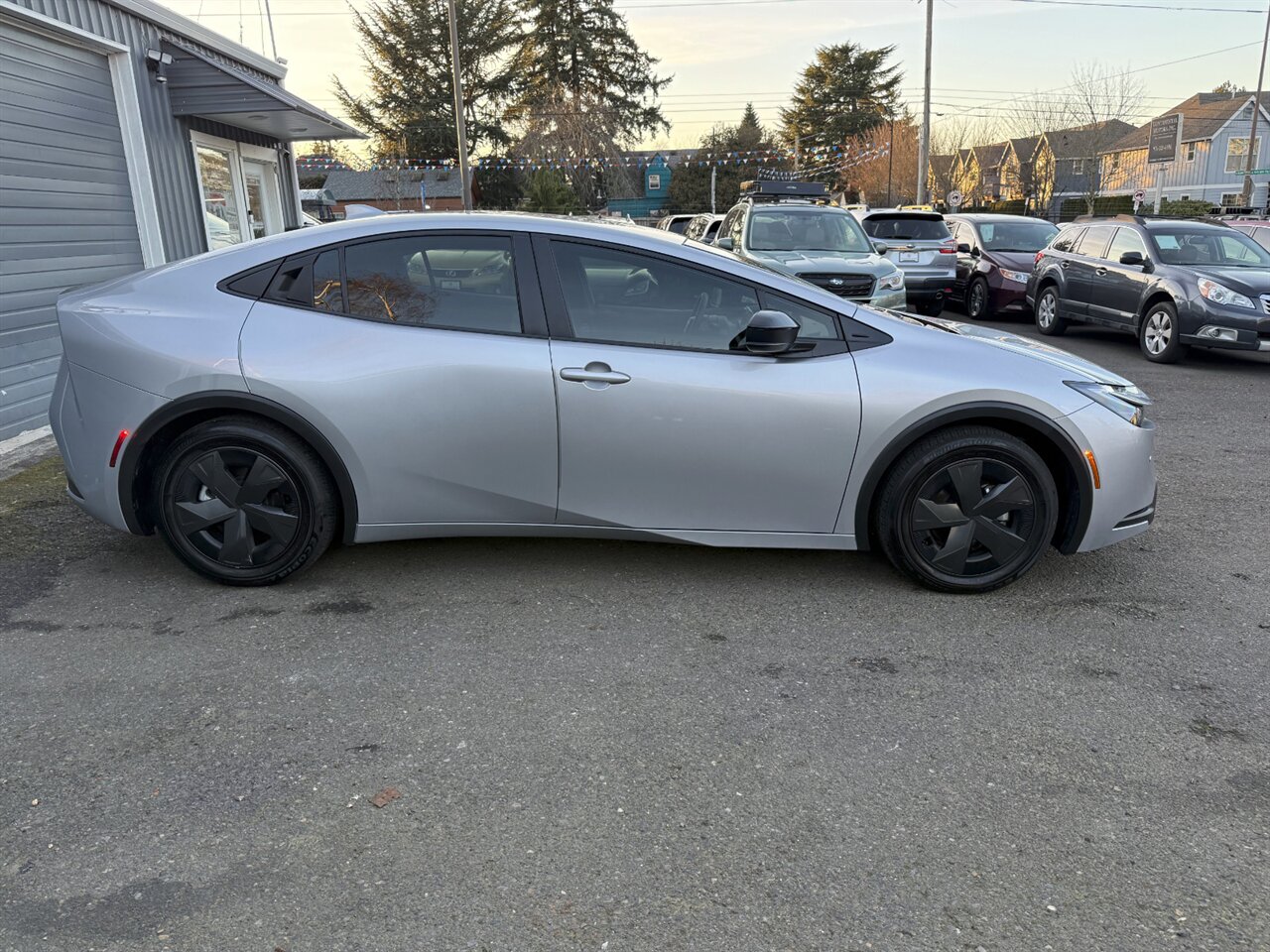 2025 Toyota Prius LX ADAPTIVE CRUISE BLIND SPOT   - Photo 7 - Portland, OR 97211