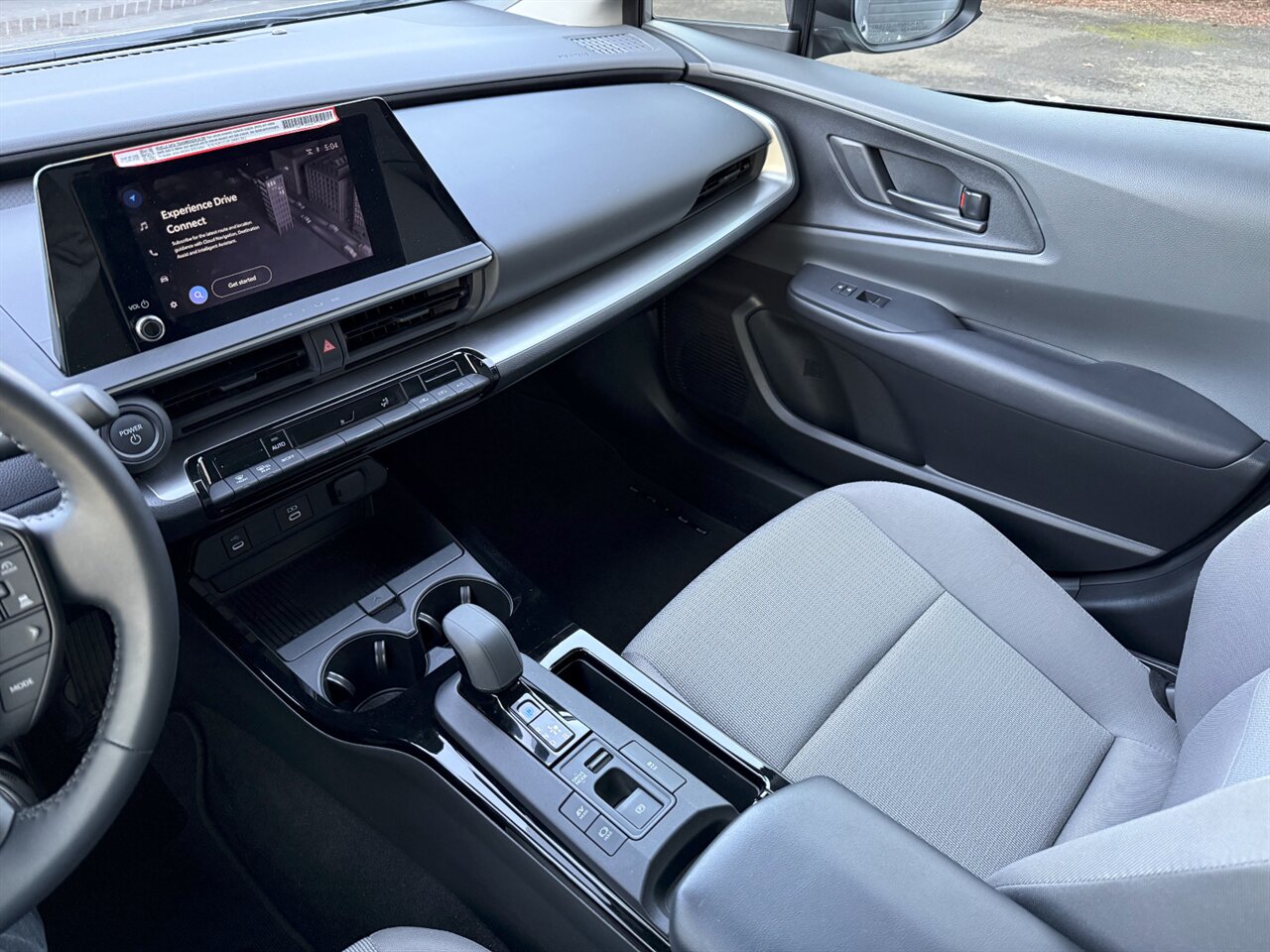 2025 Toyota Prius LX ADAPTIVE CRUISE BLIND SPOT   - Photo 24 - Portland, OR 97211