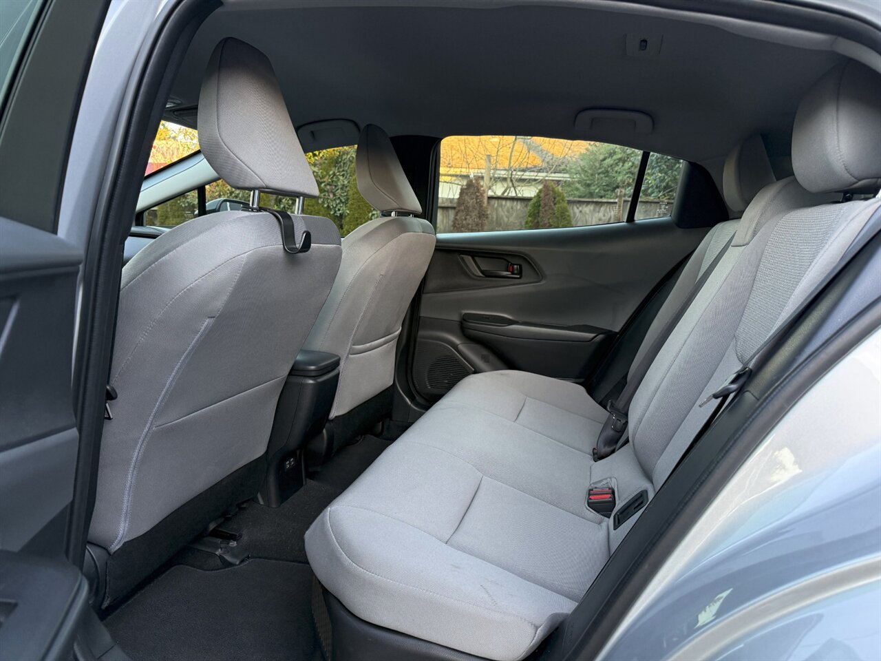 2025 Toyota Prius LX ADAPTIVE CRUISE BLIND SPOT   - Photo 12 - Portland, OR 97211