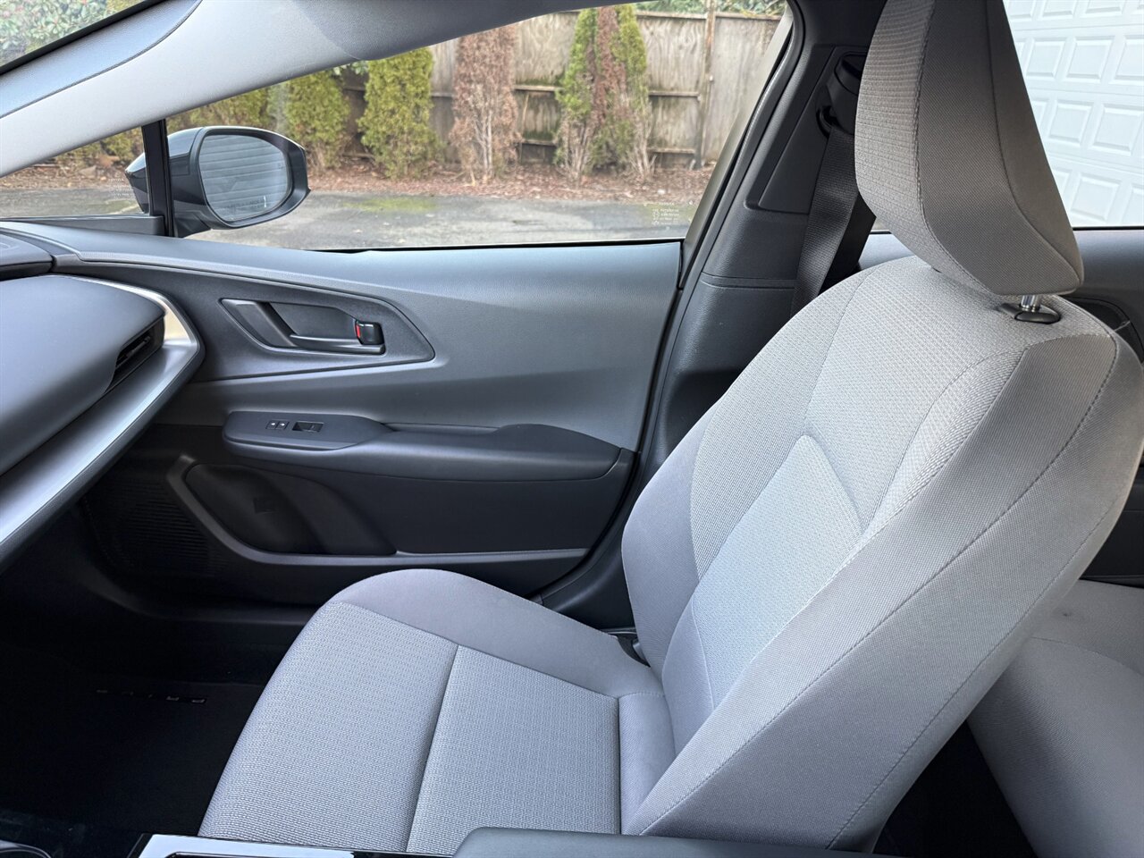 2025 Toyota Prius LX ADAPTIVE CRUISE BLIND SPOT   - Photo 25 - Portland, OR 97211