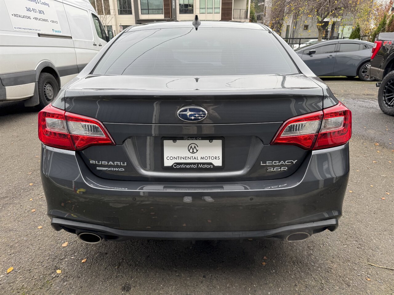 2018 Subaru Legacy 3.6R Limited   - Photo 9 - Portland, OR 97211