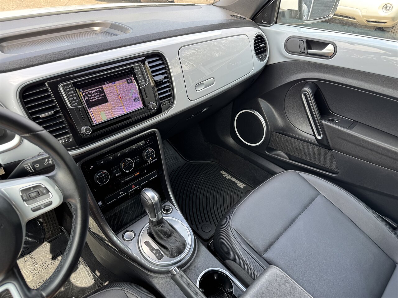 2018 Volkswagen Beetle Convertible 2.0T S - Photo 20 - Portland, OR 97211