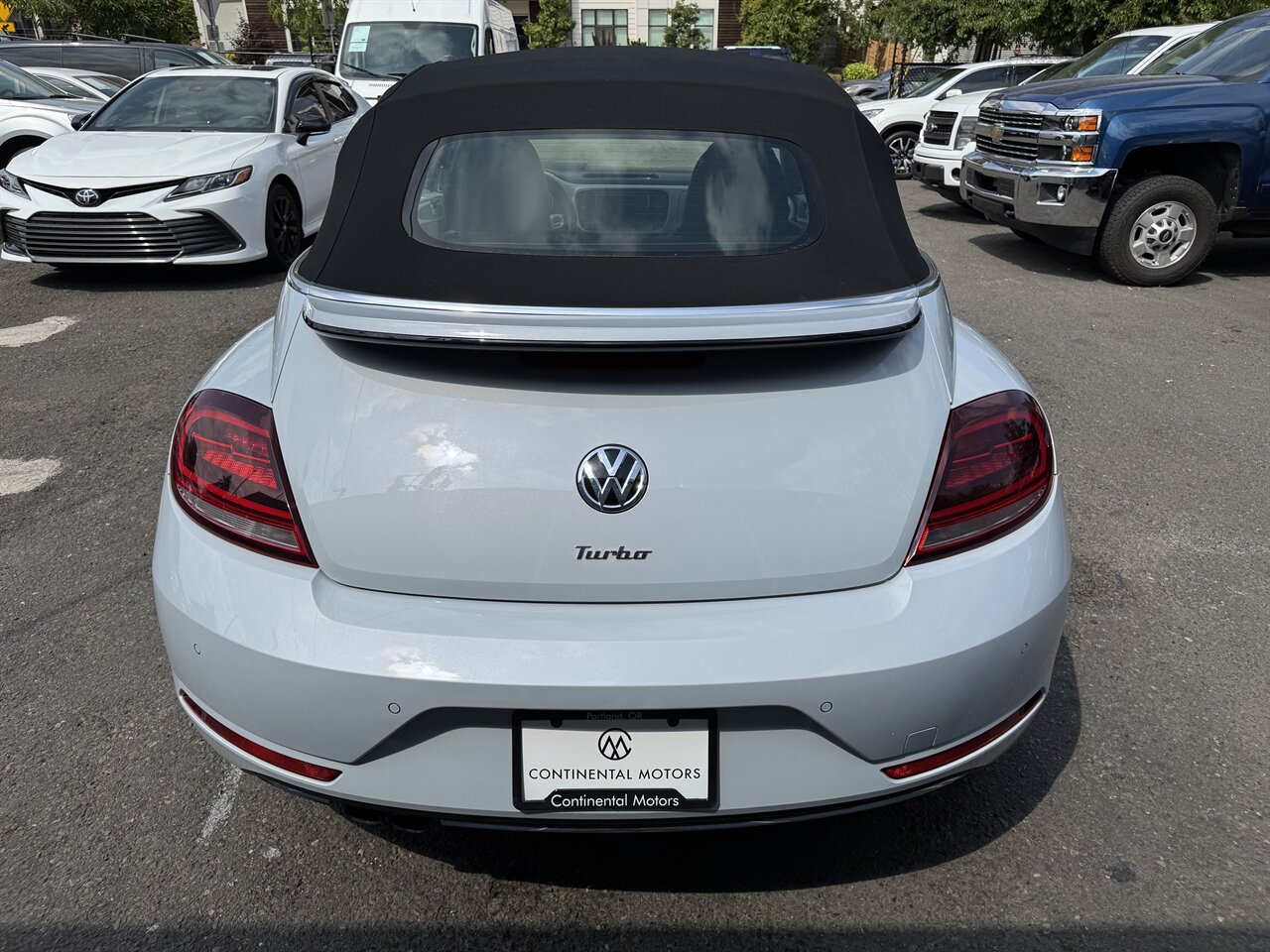 2018 Volkswagen Beetle Convertible 2.0T S - Photo 9 - Portland, OR 97211