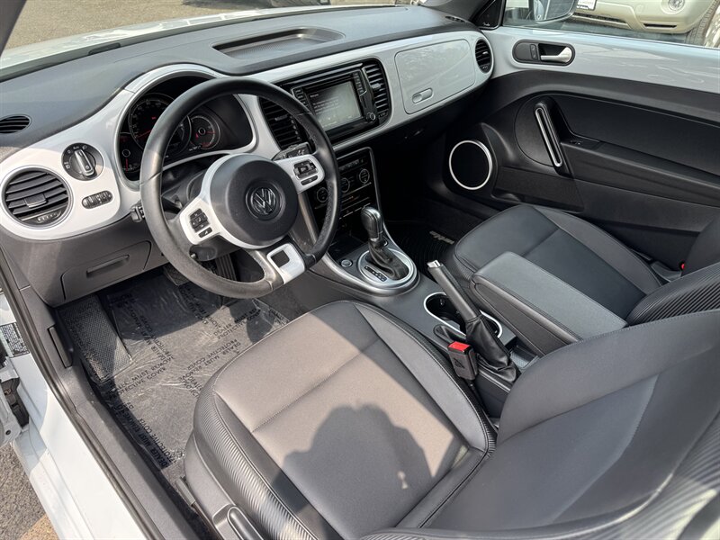 2018 Volkswagen Beetle Convertible 2.0T S  