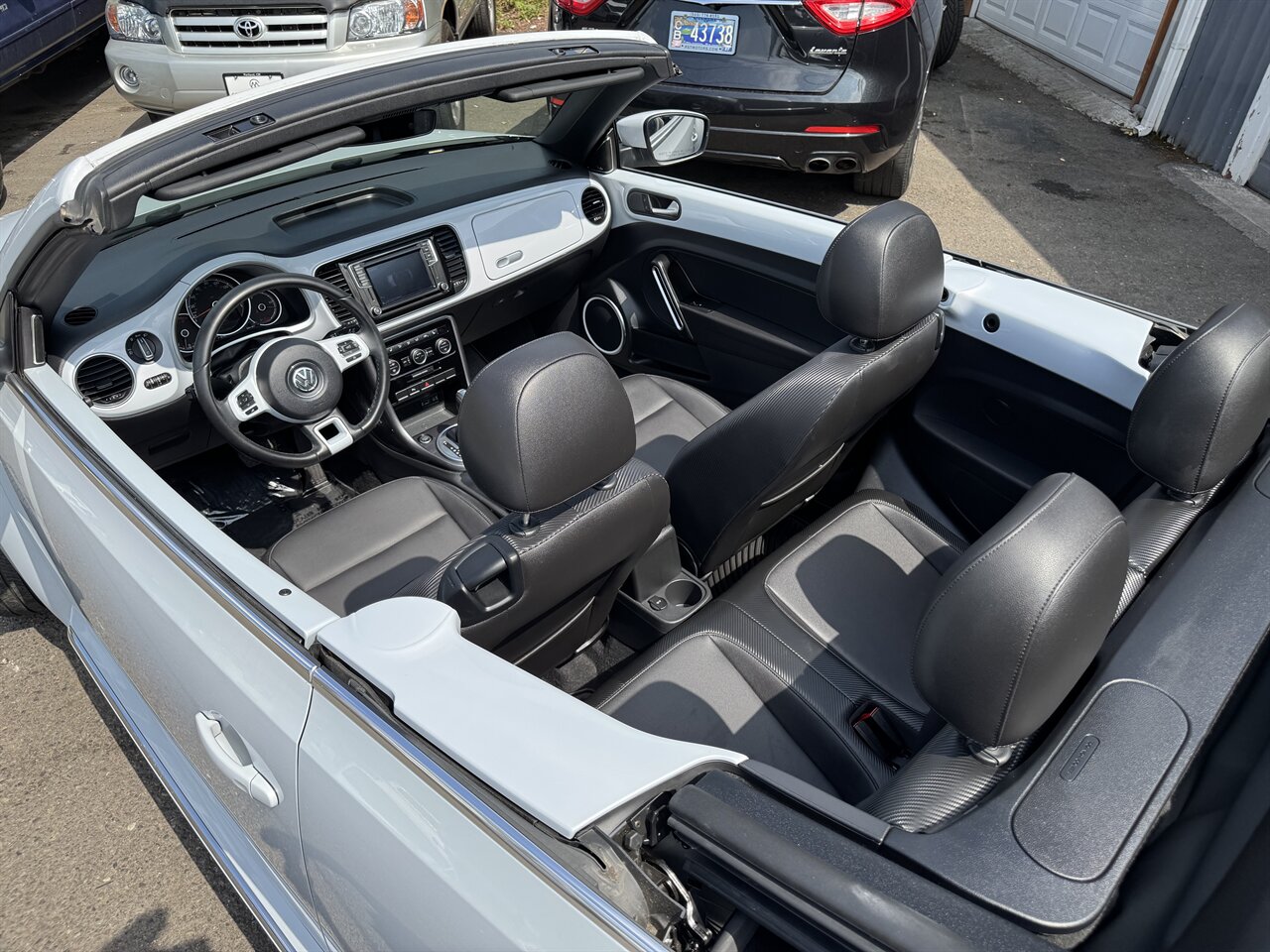 2018 Volkswagen Beetle Convertible 2.0T S - Photo 28 - Portland, OR 97211