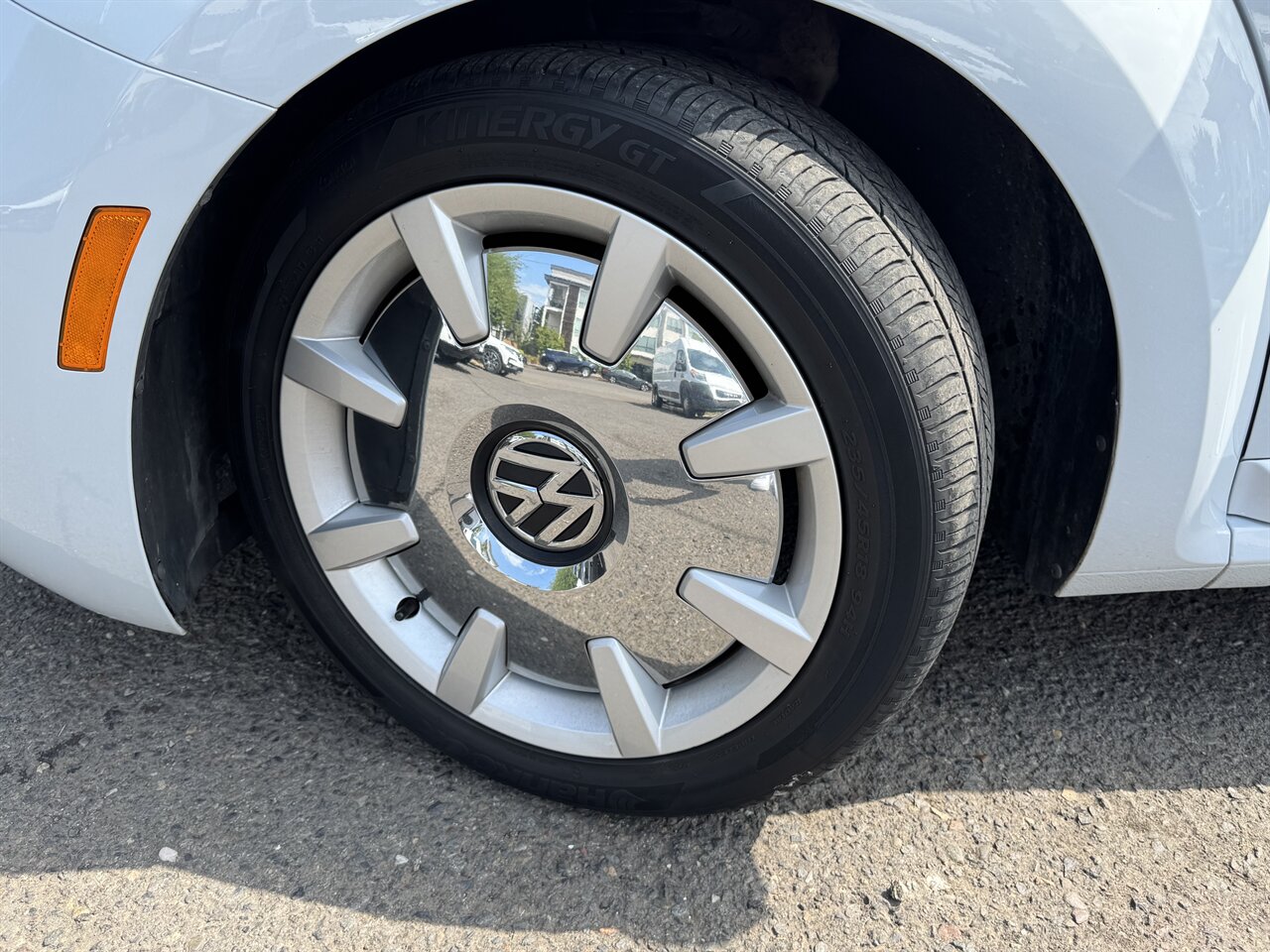 2018 Volkswagen Beetle Convertible 2.0T S - Photo 26 - Portland, OR 97211
