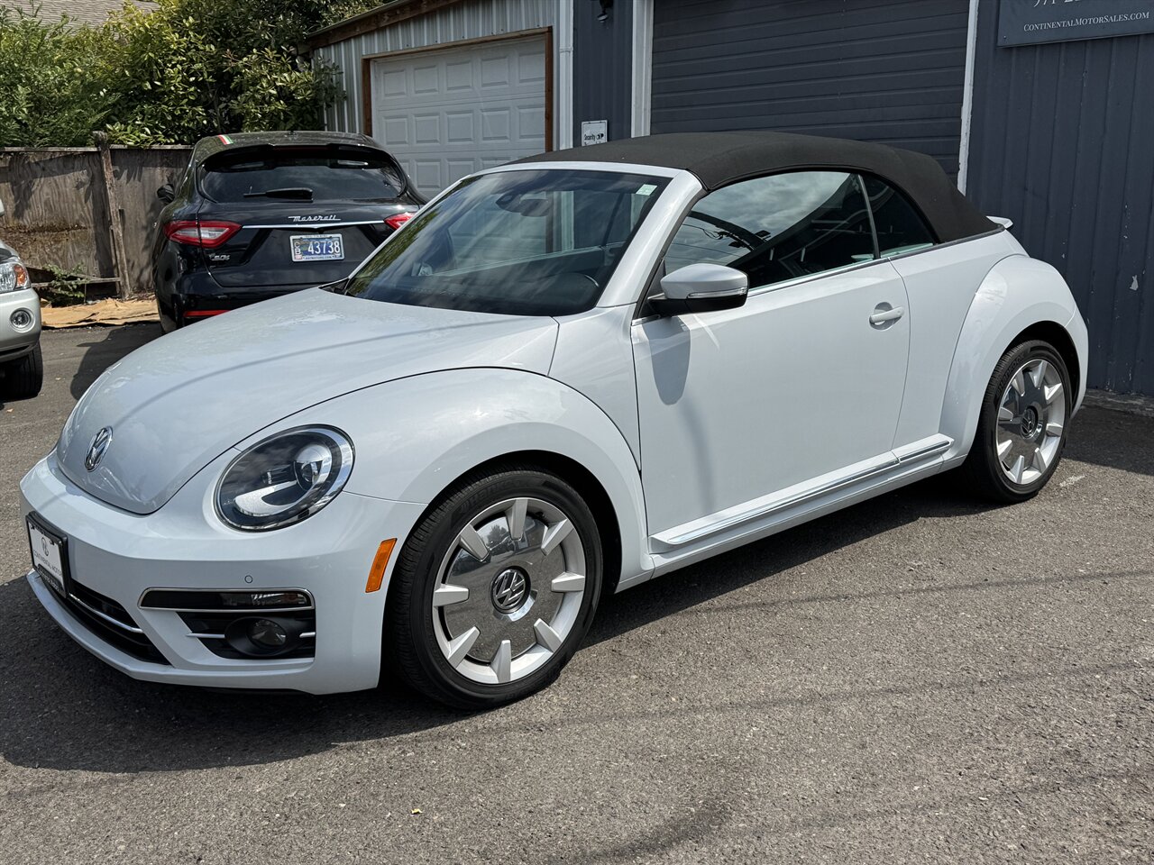 2018 Volkswagen Beetle Convertible 2.0T S - Photo 3 - Portland, OR 97211