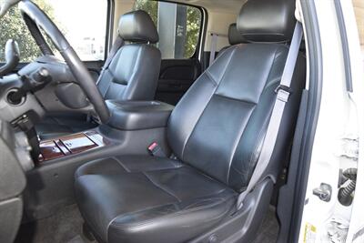 2011 Chevrolet Suburban LTZ 4X4 LTHR NAV BK/CAM TV/DVD HTD STS NICE   - Photo 39 - Stafford, TX 77477