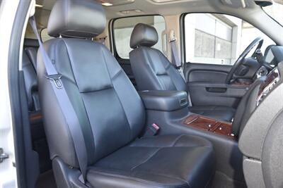 2011 Chevrolet Suburban LTZ 4X4 LTHR NAV BK/CAM TV/DVD HTD STS NICE   - Photo 40 - Stafford, TX 77477