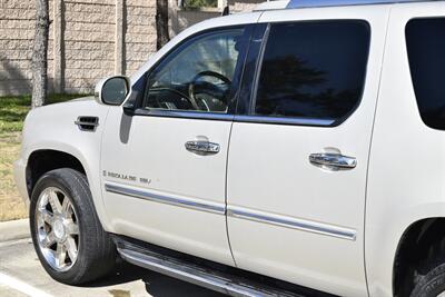 2007 Cadillac Escalade ESV LUXURY AWD NAV BK/CAM S/ROOF HWY MILES   - Photo 16 - Stafford, TX 77477