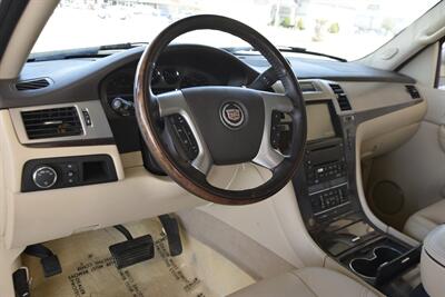 2007 Cadillac Escalade ESV LUXURY AWD NAV BK/CAM S/ROOF HWY MILES   - Photo 26 - Stafford, TX 77477
