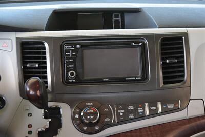 2013 Toyota Sienna LIMITED NAV BK/CAM LTHR DVD LADY OWN HWY MILES   - Photo 28 - Stafford, TX 77477