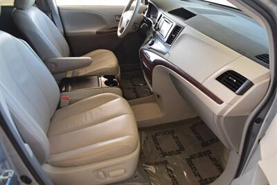 2013 Toyota Sienna LIMITED NAV BK/CAM LTHR DVD LADY OWN HWY MILES   - Photo 32 - Stafford, TX 77477