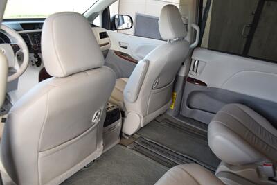 2013 Toyota Sienna LIMITED NAV BK/CAM LTHR DVD LADY OWN HWY MILES   - Photo 35 - Stafford, TX 77477