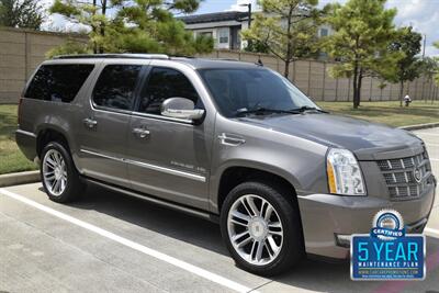 2013 Cadillac Escalade ESV PREMIUM EDI 90K LOW MILES NAV ROOF HTD STS   - Photo 4 - Stafford, TX 77477