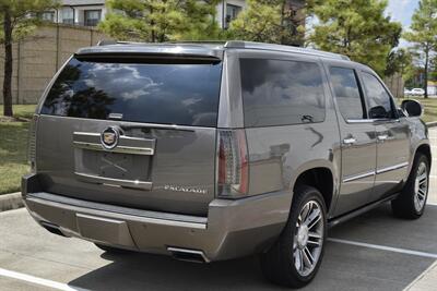 2013 Cadillac Escalade ESV PREMIUM EDI 90K LOW MILES NAV ROOF HTD STS   - Photo 14 - Stafford, TX 77477