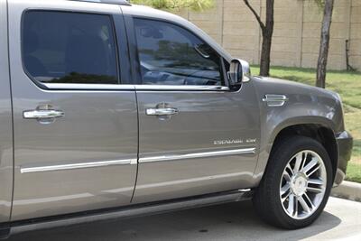 2013 Cadillac Escalade ESV PREMIUM EDI 90K LOW MILES NAV ROOF HTD STS   - Photo 20 - Stafford, TX 77477