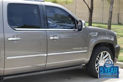 2013 Cadillac Escalade ESV PREMIUM EDI 90K LOW MILES NAV ROOF HTD STS   - Photo 20 - Stafford, TX 77477