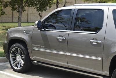 2013 Cadillac Escalade ESV PREMIUM EDI 90K LOW MILES NAV ROOF HTD STS   - Photo 19 - Stafford, TX 77477