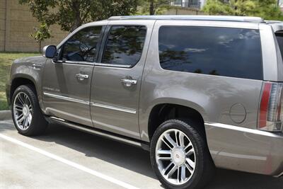 2013 Cadillac Escalade ESV PREMIUM EDI 90K LOW MILES NAV ROOF HTD STS   - Photo 17 - Stafford, TX 77477