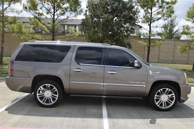 2013 Cadillac Escalade ESV PREMIUM EDI 90K LOW MILES NAV ROOF HTD STS   - Photo 13 - Stafford, TX 77477