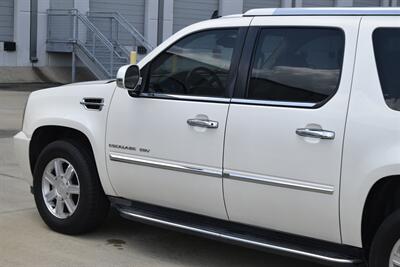 2012 Cadillac Escalade ESV LUXURY NAV BK/CAM S/ROOF 1 TX OWN   - Photo 18 - Stafford, TX 77477