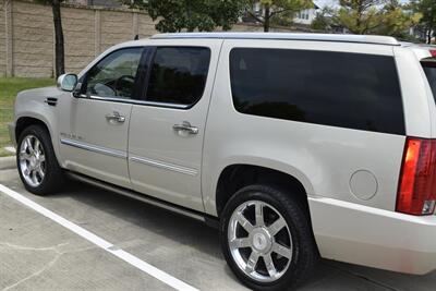 2010 Cadillac Escalade ESV AWD PREMIUM NAV ROOF BK/CAM FRESH TRADE CLEAN   - Photo 15 - Stafford, TX 77477