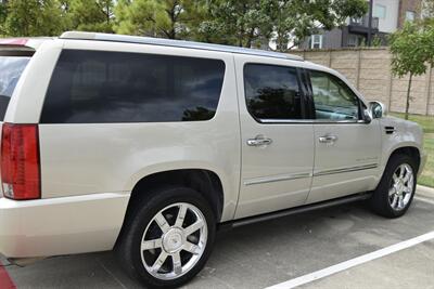 2010 Cadillac Escalade ESV AWD PREMIUM NAV ROOF BK/CAM FRESH TRADE CLEAN   - Photo 16 - Stafford, TX 77477