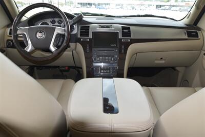 2010 Cadillac Escalade ESV AWD PREMIUM NAV ROOF BK/CAM FRESH TRADE CLEAN   - Photo 25 - Stafford, TX 77477