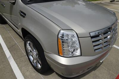 2010 Cadillac Escalade ESV AWD PREMIUM NAV ROOF BK/CAM FRESH TRADE CLEAN   - Photo 11 - Stafford, TX 77477