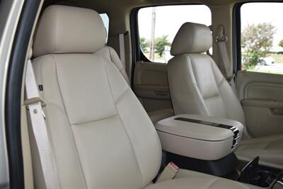 2010 Cadillac Escalade ESV AWD PREMIUM NAV ROOF BK/CAM FRESH TRADE CLEAN   - Photo 32 - Stafford, TX 77477