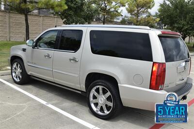 2010 Cadillac Escalade ESV AWD PREMIUM NAV ROOF BK/CAM FRESH TRADE CLEAN   - Photo 13 - Stafford, TX 77477