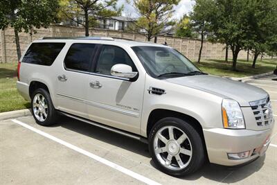 2010 Cadillac Escalade ESV AWD PREMIUM NAV ROOF BK/CAM FRESH TRADE CLEAN   - Photo 4 - Stafford, TX 77477