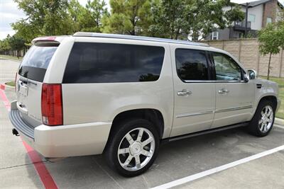 2010 Cadillac Escalade ESV AWD PREMIUM NAV ROOF BK/CAM FRESH TRADE CLEAN   - Photo 14 - Stafford, TX 77477