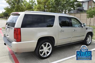 2010 Cadillac Escalade ESV AWD PREMIUM NAV ROOF BK/CAM FRESH TRADE CLEAN   - Photo 14 - Stafford, TX 77477
