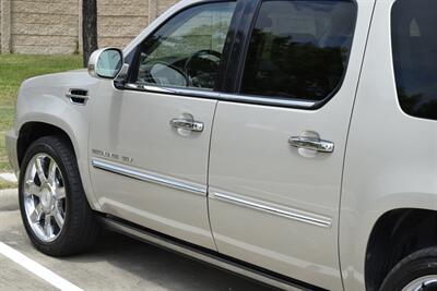 2010 Cadillac Escalade ESV AWD PREMIUM NAV ROOF BK/CAM FRESH TRADE CLEAN   - Photo 17 - Stafford, TX 77477
