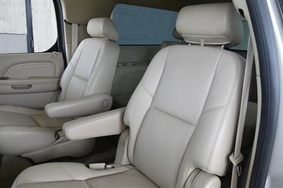 2010 Cadillac Escalade ESV AWD PREMIUM NAV ROOF BK/CAM FRESH TRADE CLEAN   - Photo 37 - Stafford, TX 77477