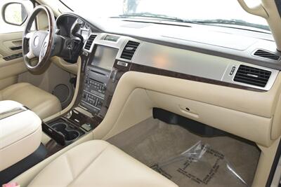 2010 Cadillac Escalade ESV AWD PREMIUM NAV ROOF BK/CAM FRESH TRADE CLEAN   - Photo 28 - Stafford, TX 77477