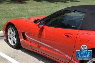 1998 Chevrolet Corvette CONVERTIBLE 6SPD MANUAL 37K LOW MILES NEW TRADE IN   - Photo 18 - Stafford, TX 77477