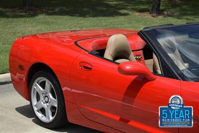 1998 Chevrolet Corvette CONVERTIBLE 6SPD MANUAL 37K LOW MILES NEW TRADE IN   - Photo 9 - Stafford, TX 77477