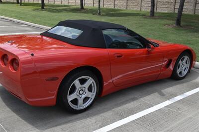 1998 Chevrolet Corvette CONVERTIBLE 6SPD MANUAL 37K LOW MILES NEW TRADE IN   - Photo 17 - Stafford, TX 77477